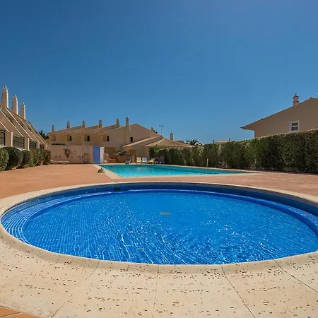 Prázdninový dům Rosal House *